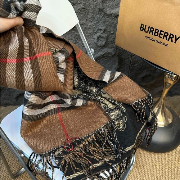 Burberry Kage mesh scarf - Picture 4 of 6